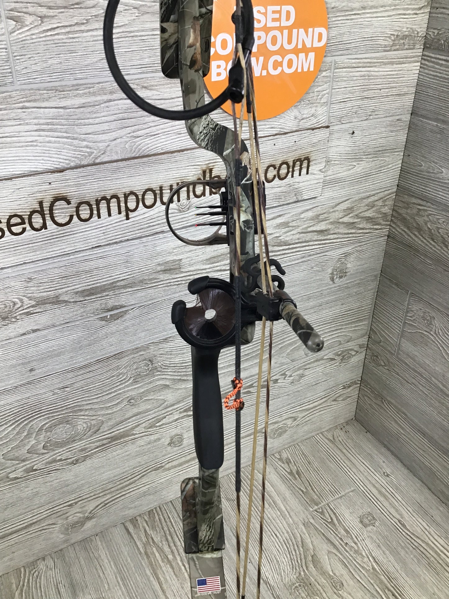 Used Diamond "The Rock" RH Package 60# 29"