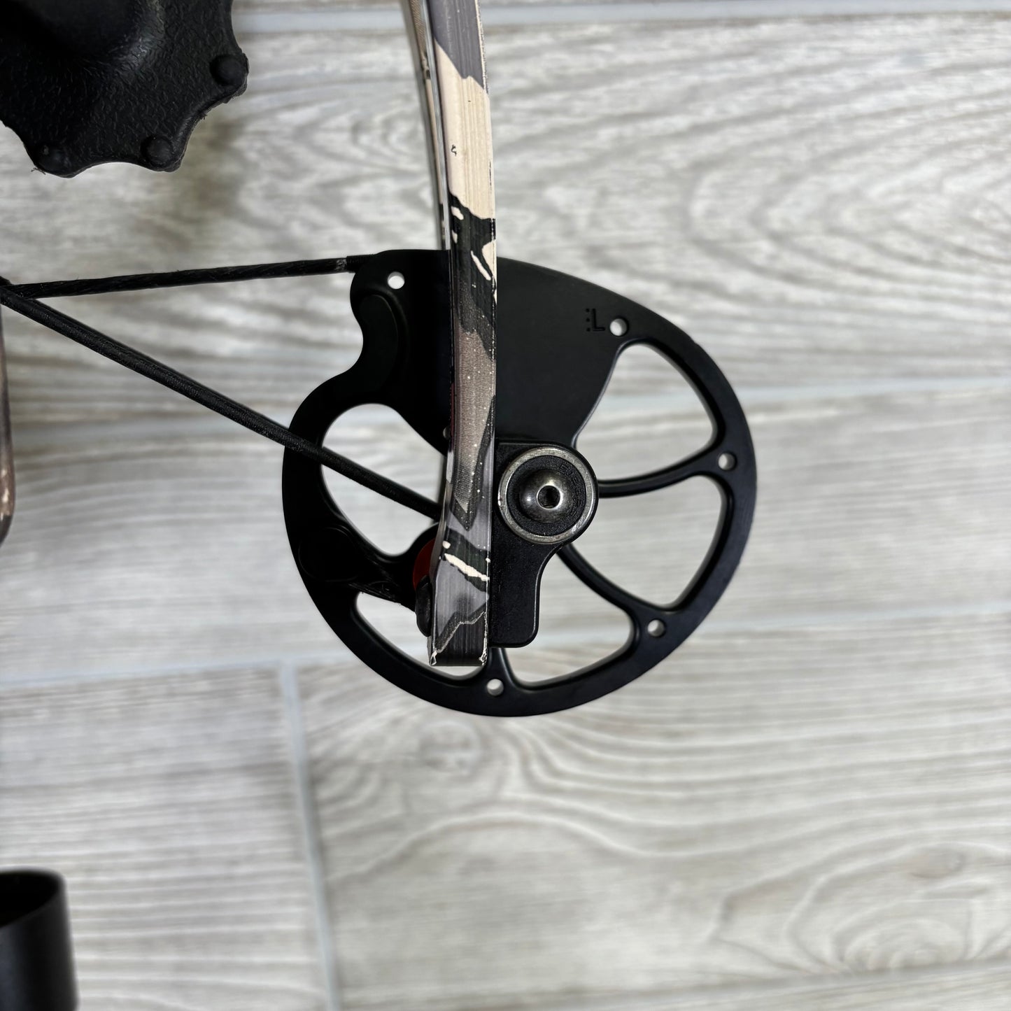 Used Ravin R10 crossbow with new Gas strings