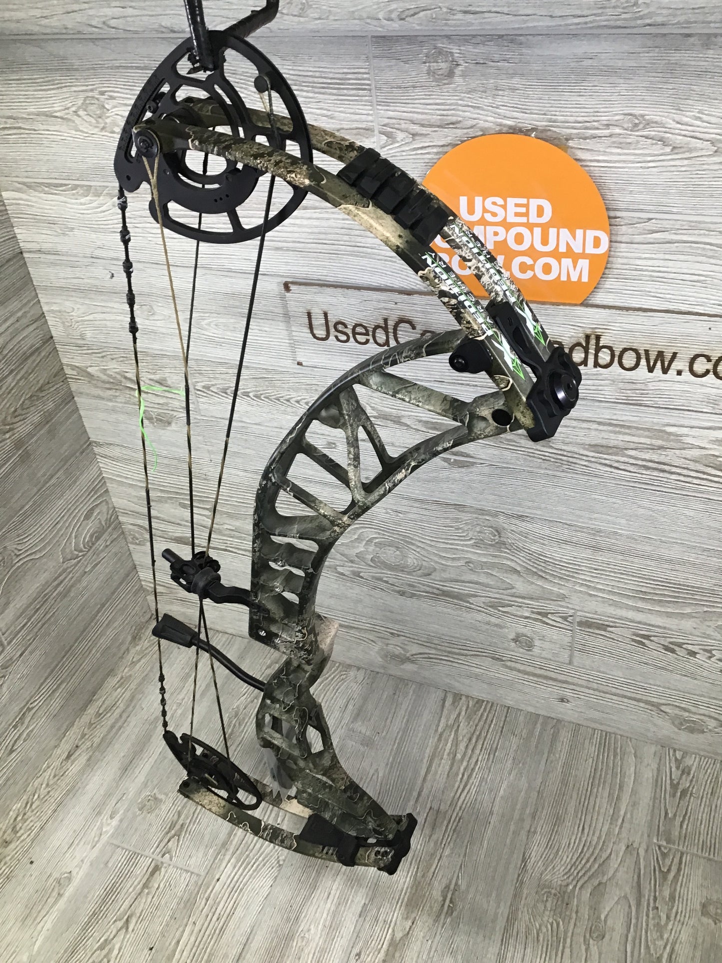 Xpedition MX-32 60-70# Right Handed realtree escape Camo unshot