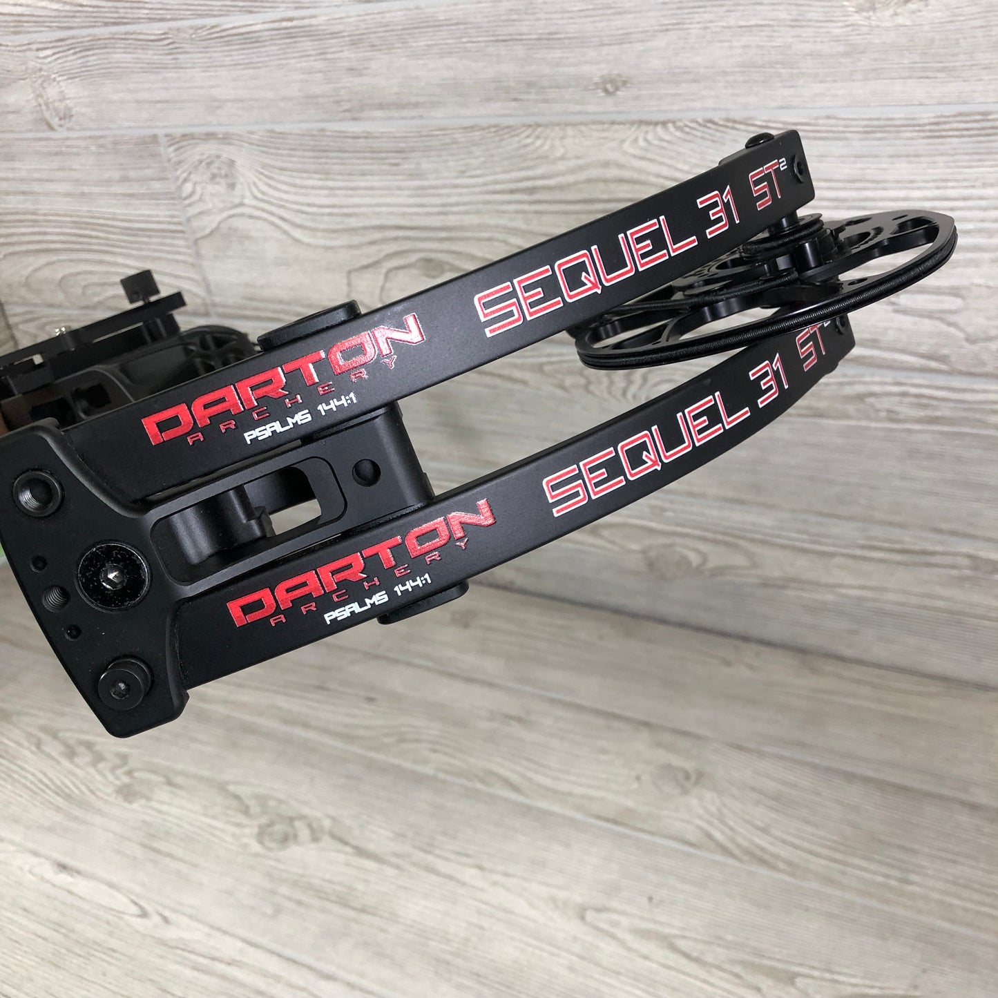 Darton Sequel 31 ST2 Right Handed 60-70 Black Bow used