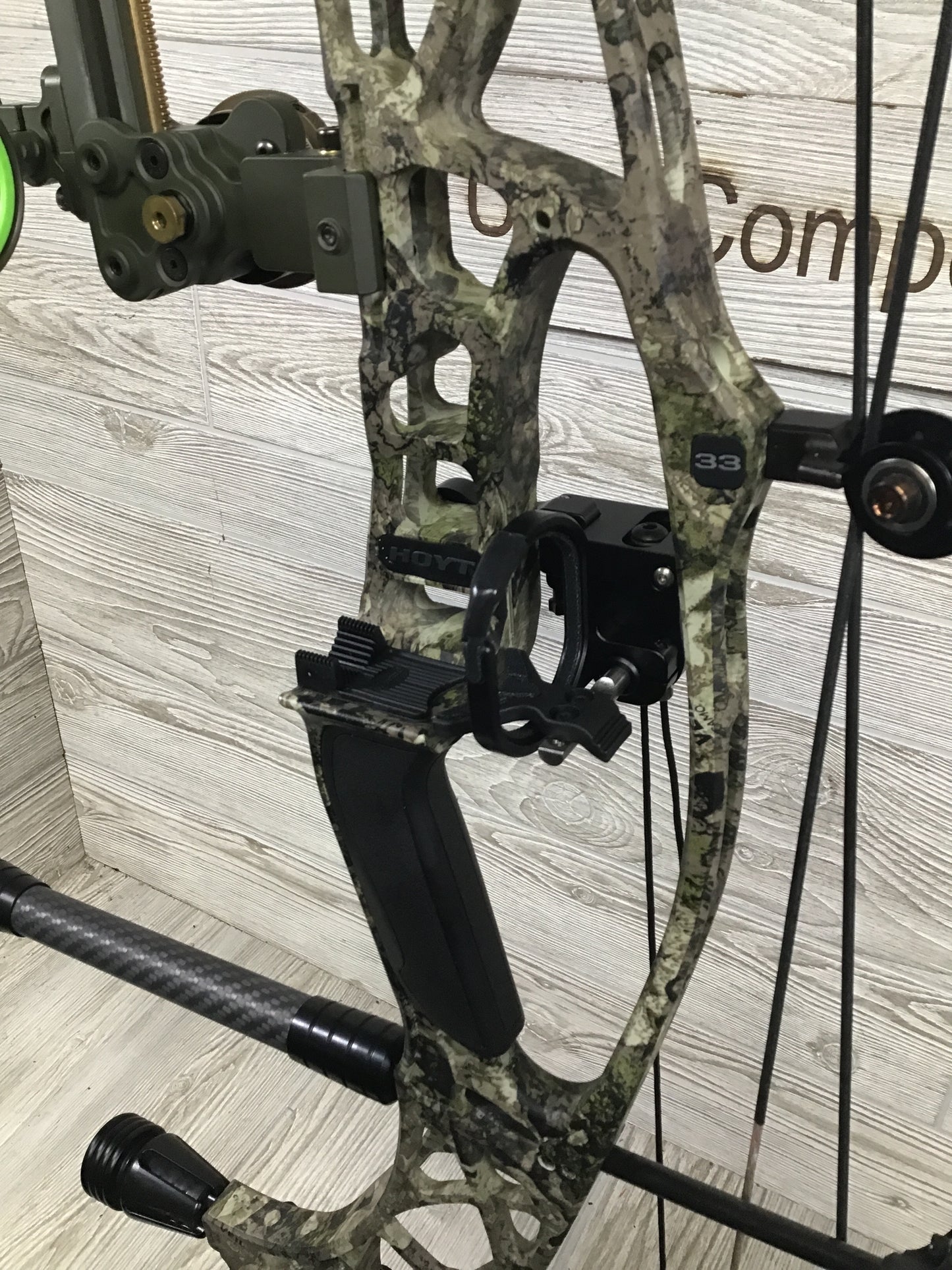 Used Hoyt Alpha X 33 Veil Camo Package 60#