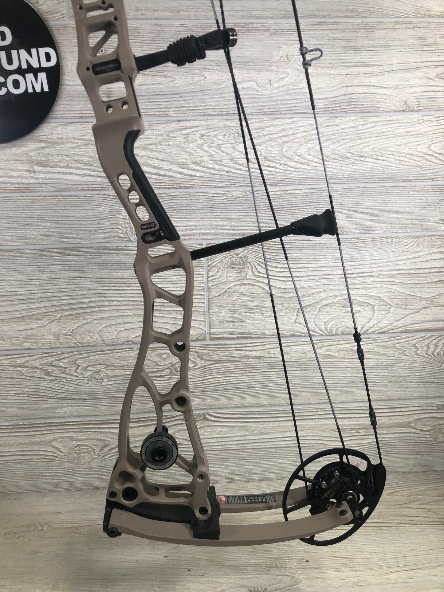 Bowtech Proven 34 Sandstone Medium Cam Right Handed 25-30" 60-70lbs
