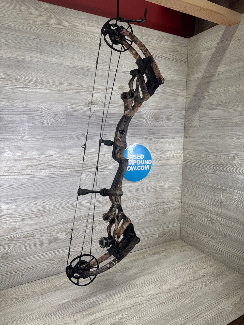 Bowtech Carbon One X 60-70# LH Mossy oak Camo