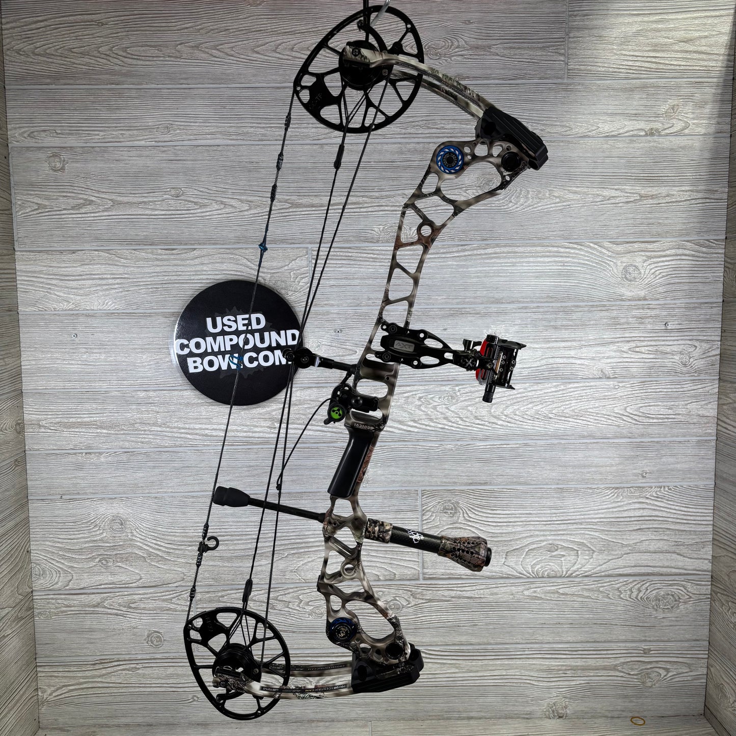 Used Mathews Halon 6 package Right Handed Camo 27.5"/70#