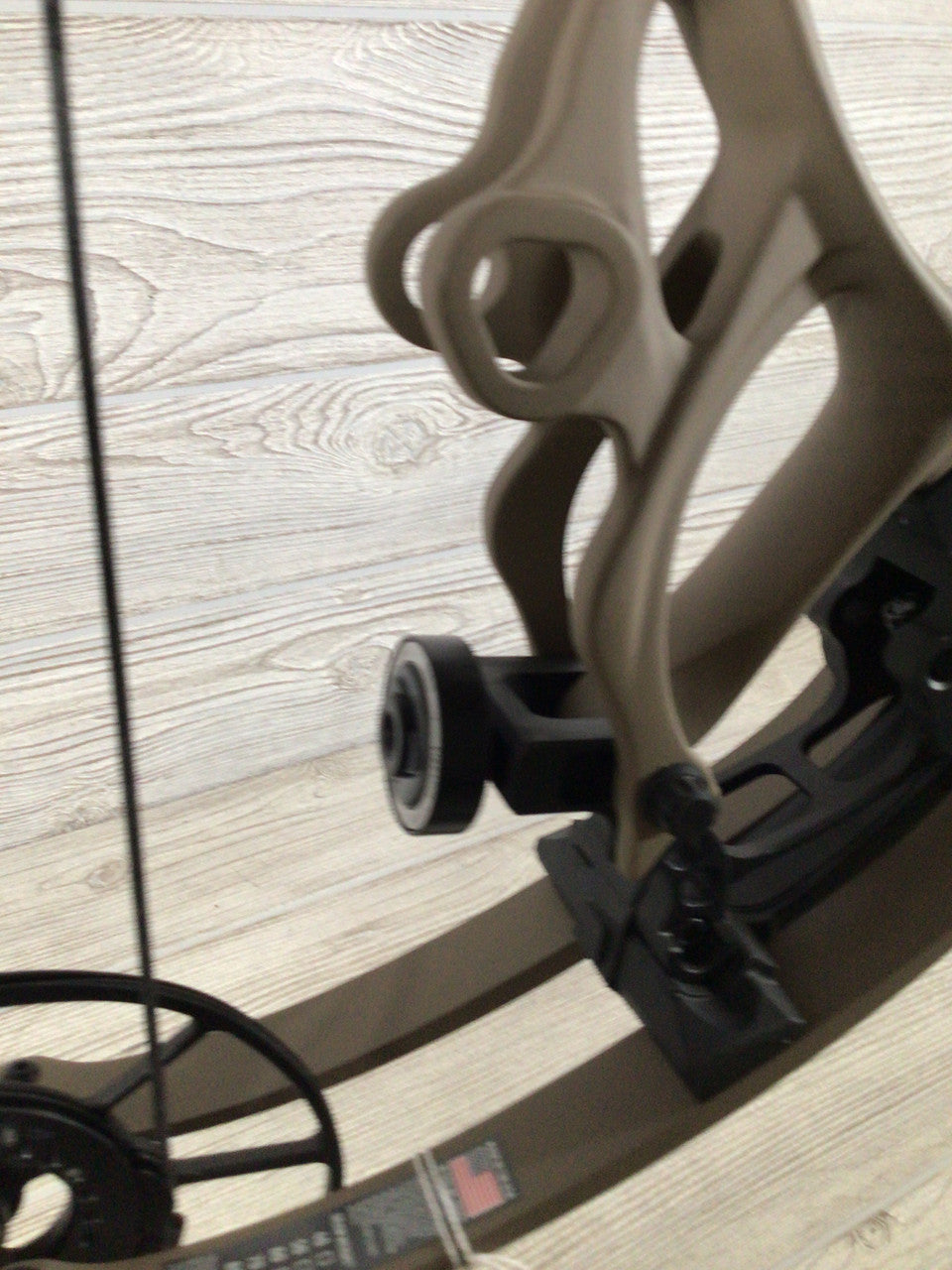 Bowtech Carbon One X 60-70# RH Flat Dark Earth