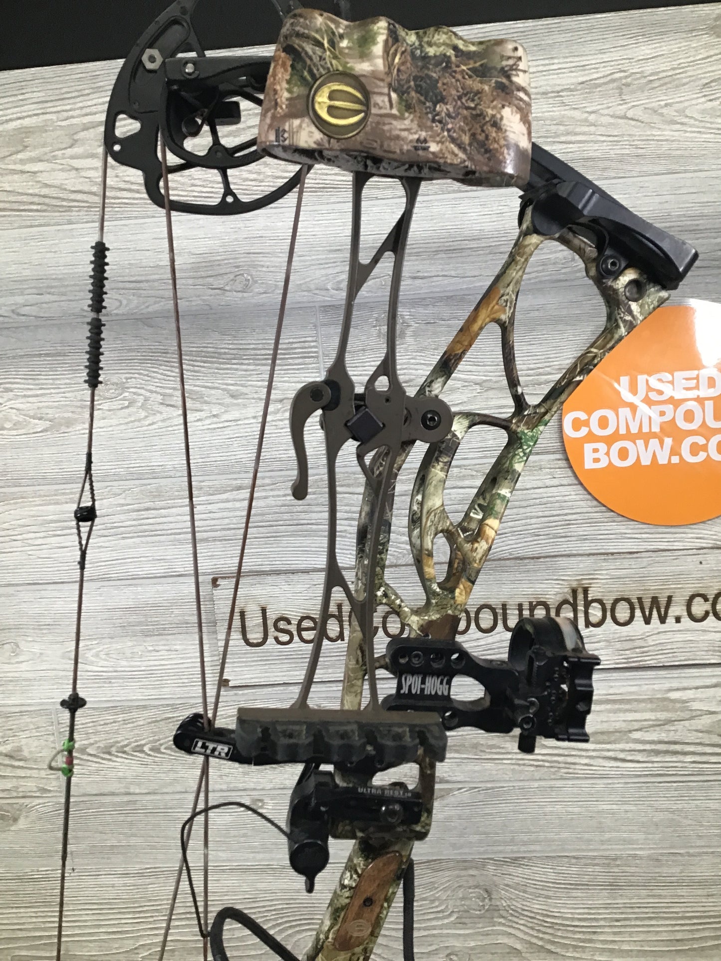 Elite Ritual 30 RH 55-65# 25.5-30" Camo PKG