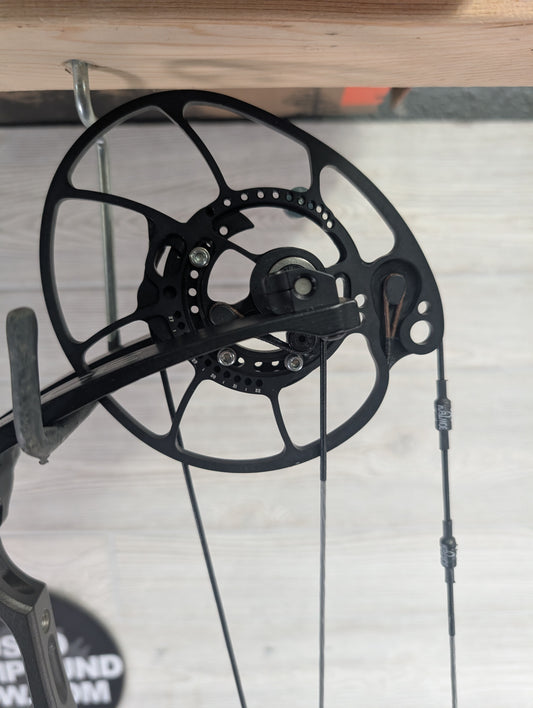 Used Bowtech Alliance 33 Right Handed 65-75# Stealth Grey