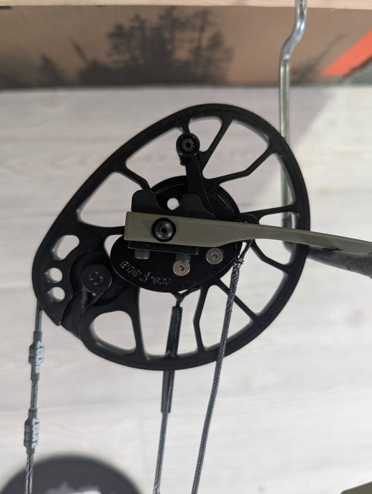 Mathews Prima Green Ambush RH Bow Package 30-50 lbs