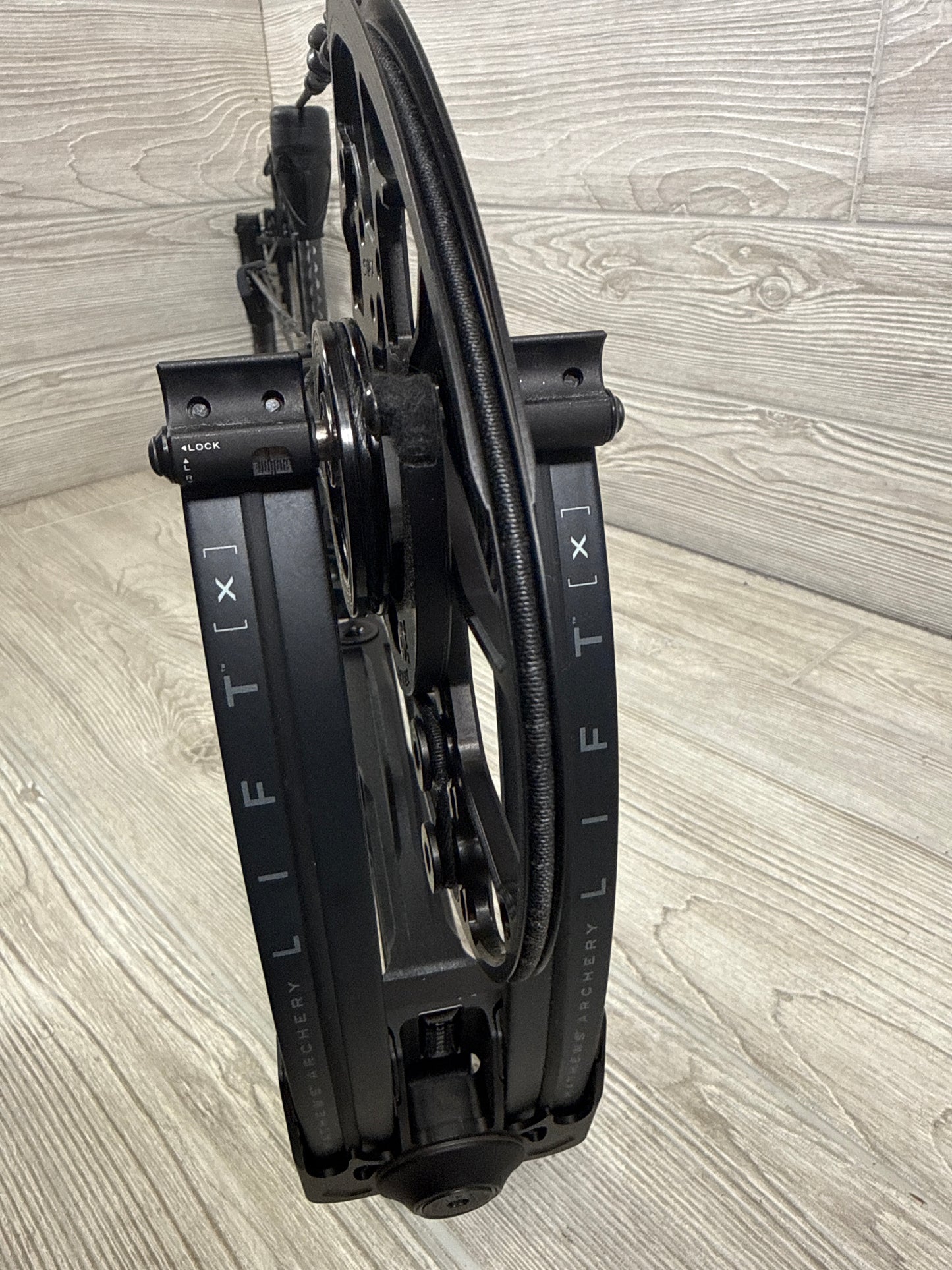 Used Mathews Lift X 33 Black LH