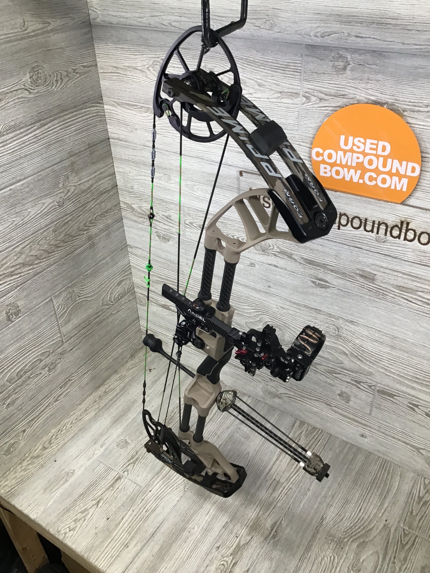 Prime Form 34 RH 55-65 Ridge Rock/ Bottomlands limbs 29" Package