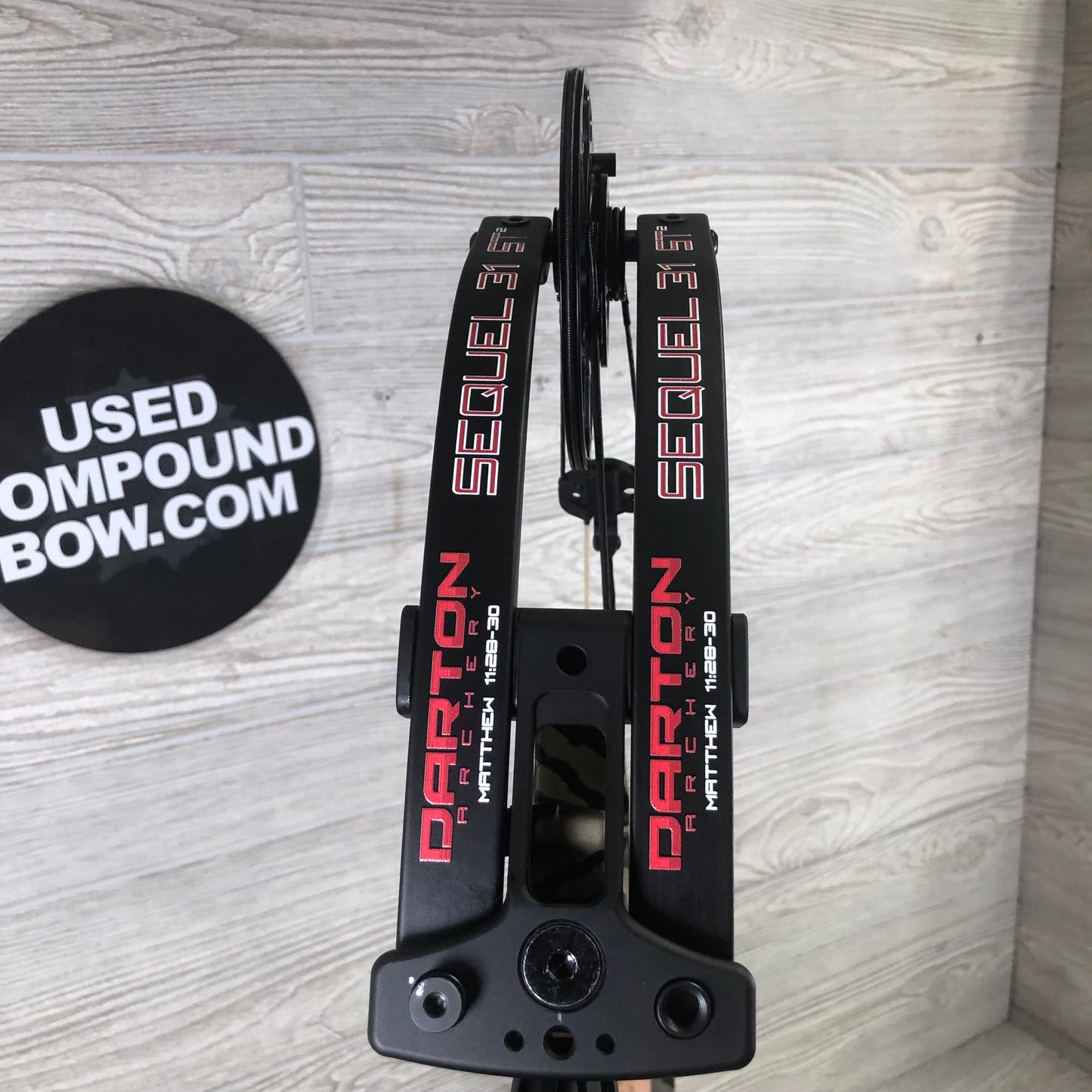 Darton Sequel 31 ST2 Right Handed 40-50lb. Mossy Oak Bottomlands