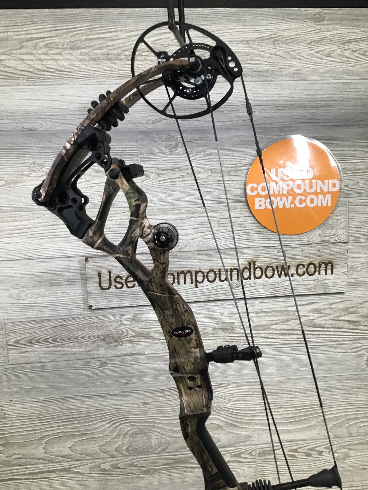 Bowtech Carbon One X 60-70# Right Hand Mossy Oak Country DNA