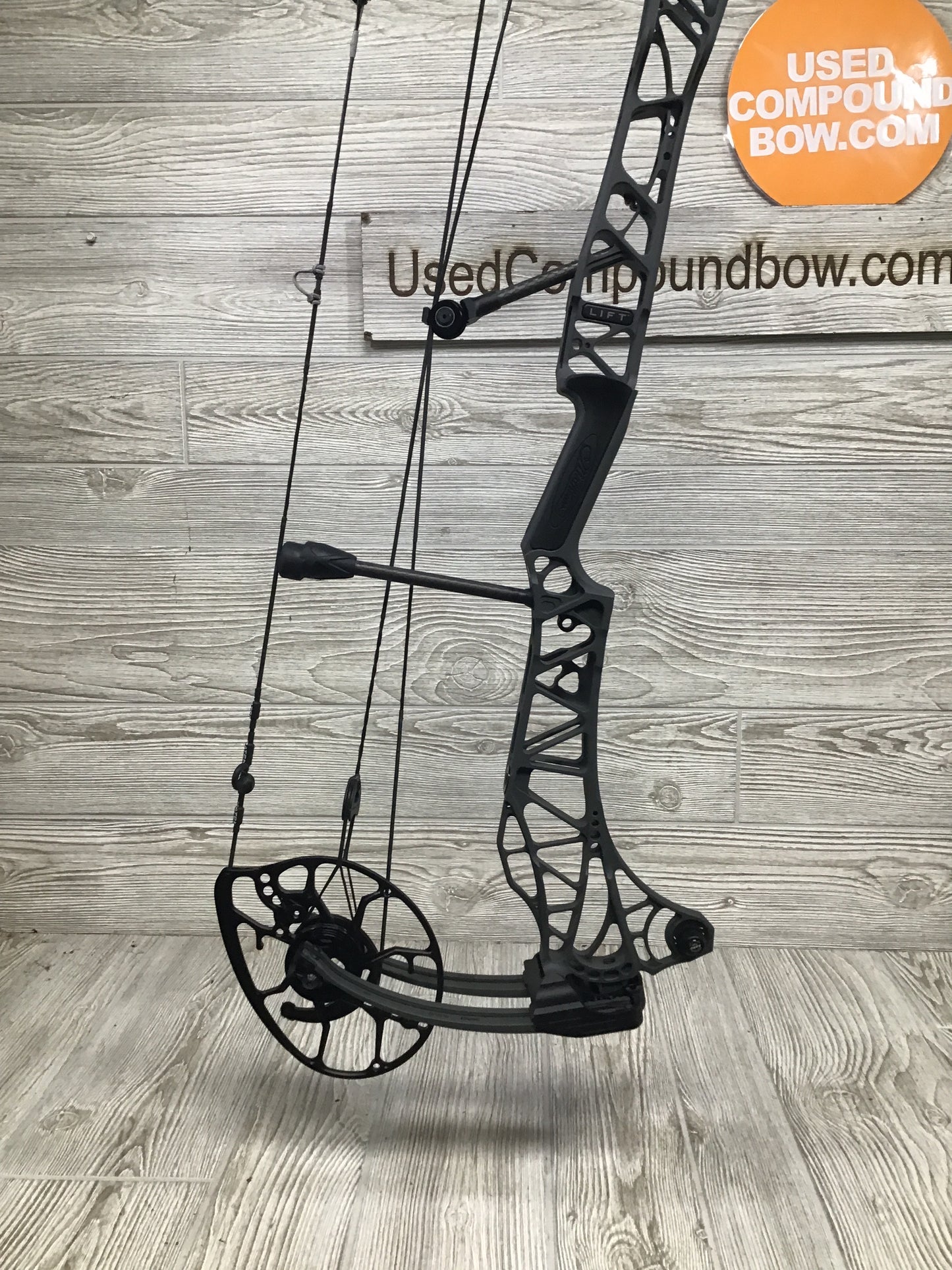 Used Mathews Lift X 33 Shale Left Hand 28/70
