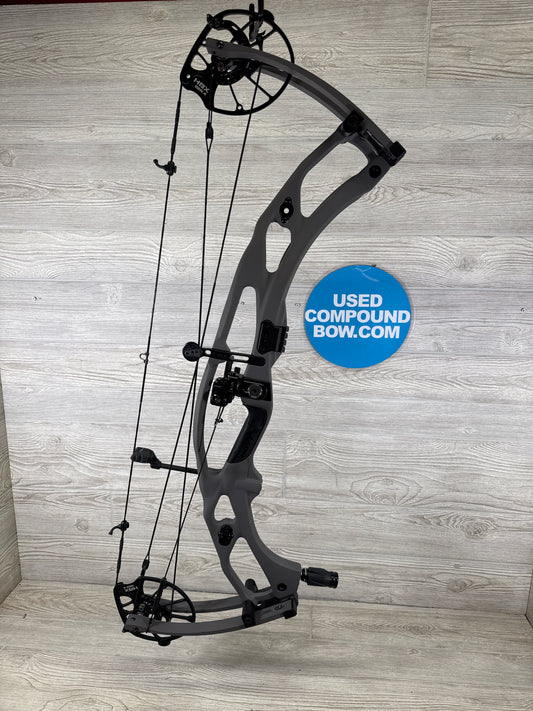 Hoyt RX-9 Ultra Right Handed 60-70# Tombstone 27.5/70 with rest