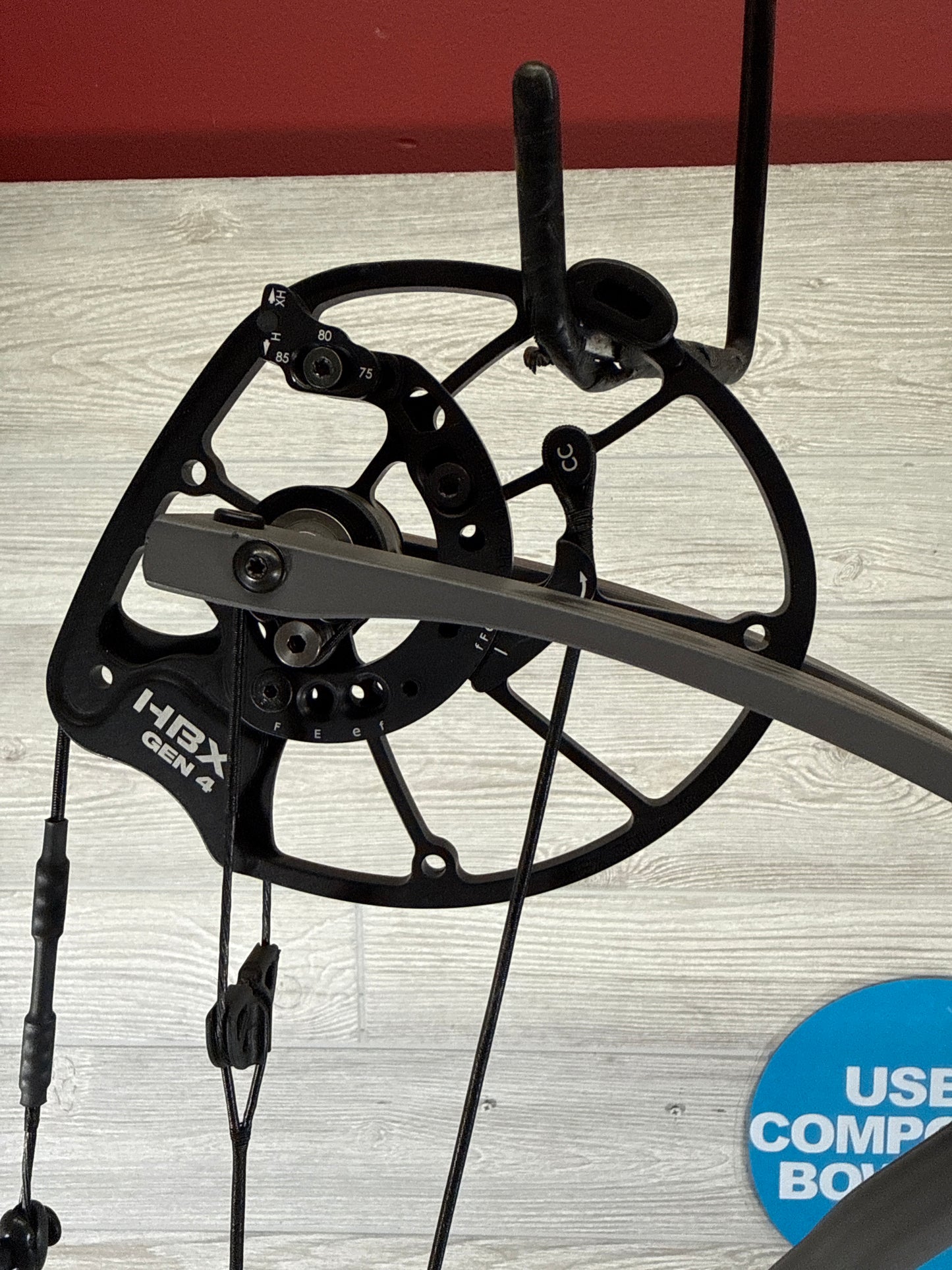 Hoyt RX-9 Ultra Right Handed 60-70# Tombstone 28.5/70