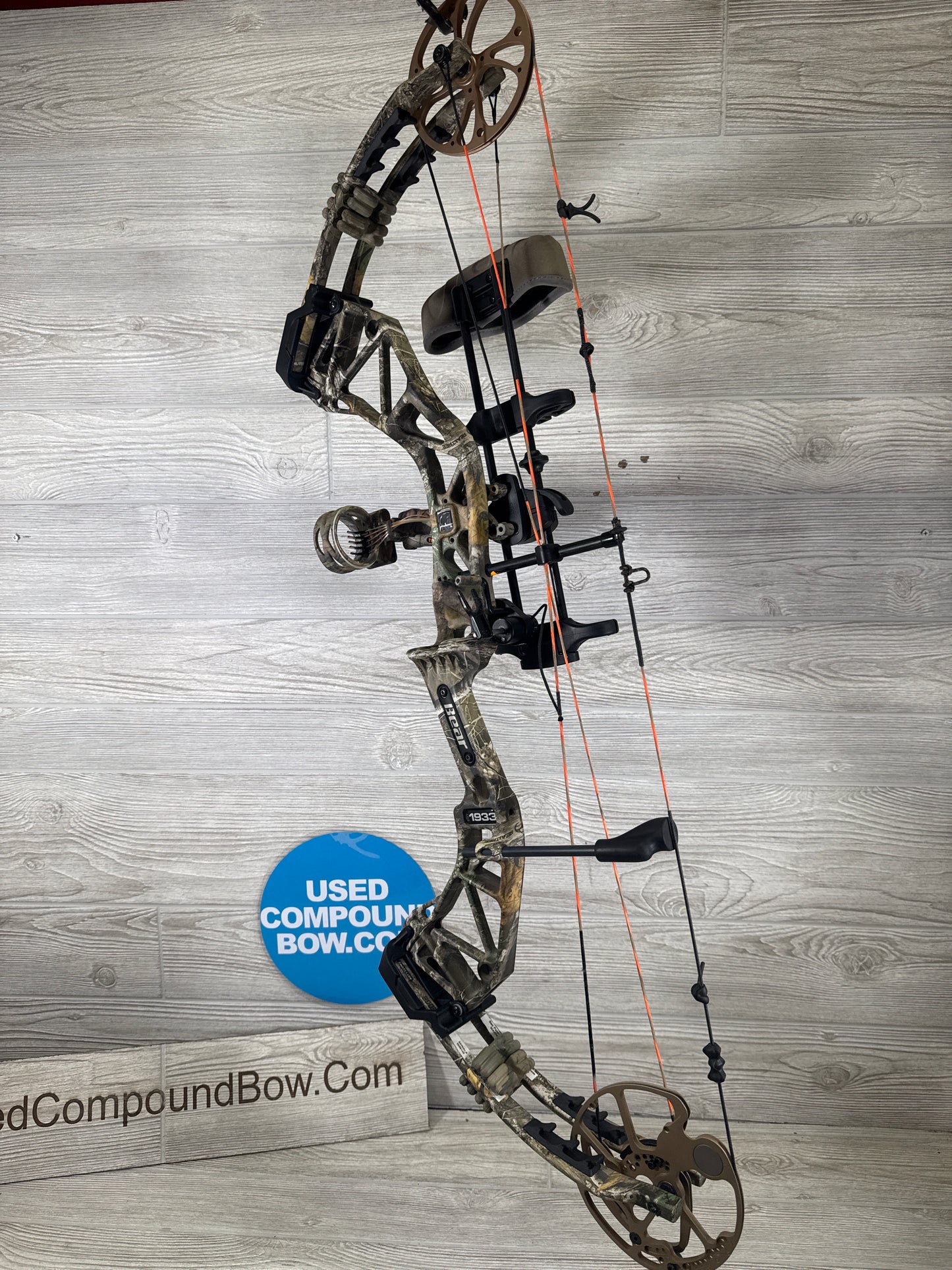 Used Bear Paradox 55-70# RH Real Tree Package