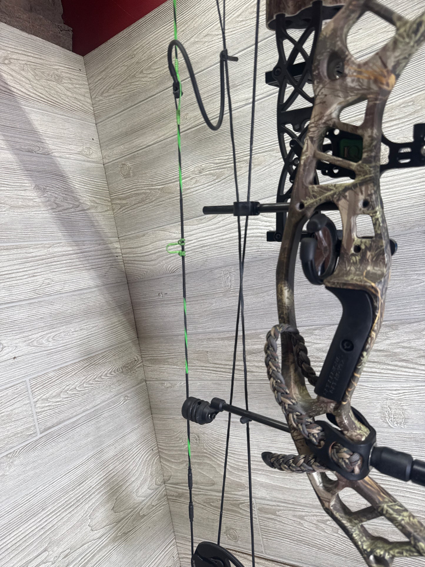 Used Hoyt Powermax LH Real Tree 40-70# 24" Bow Package