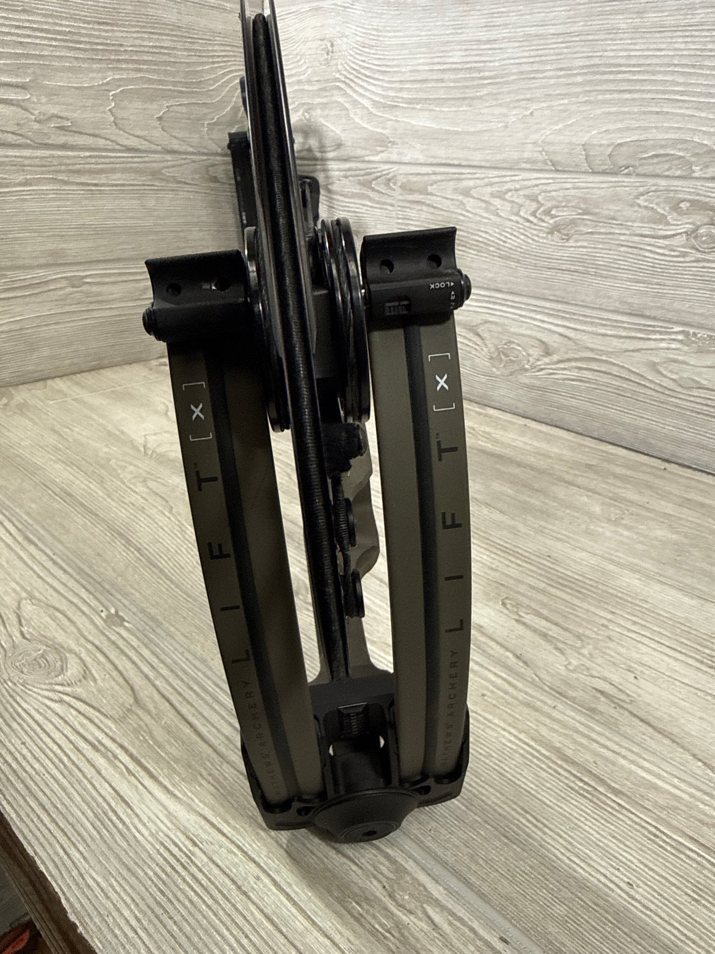 Used Mathews LIFT X 29.5 Left Hand Green Ambush Fade to Black