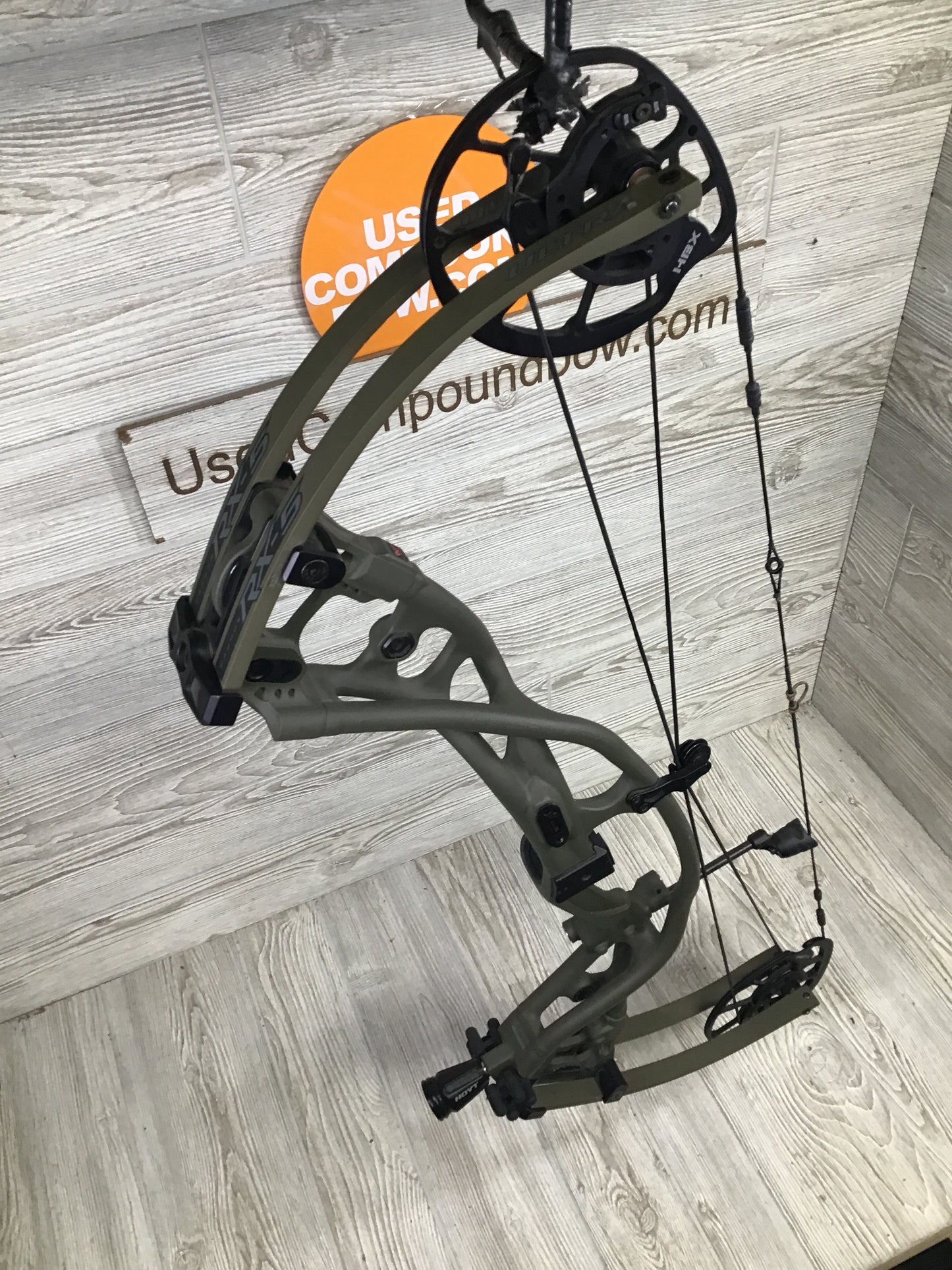 Hoyt RX-5 Ultra Left Handed Wilderness 70lbs 27-30"