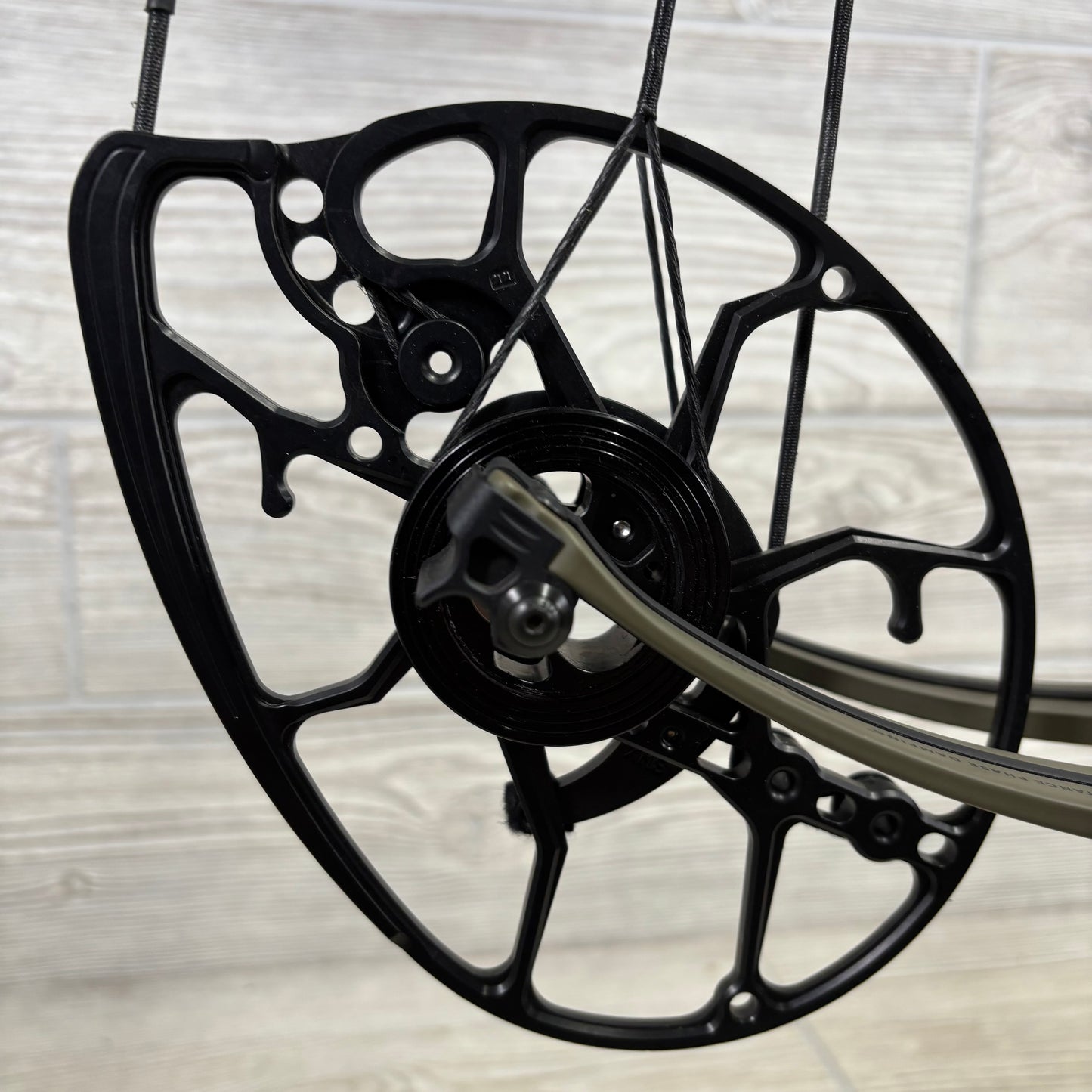 Used Mathews Lift 29.5 Green Ambush Left Handed