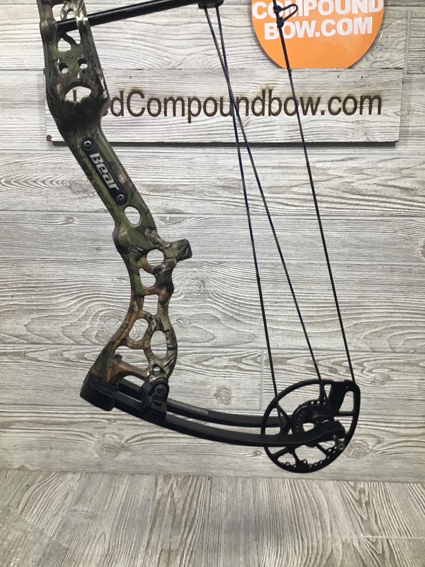 Bear Crux Left Handed bow 25.5-30.5 70# camo