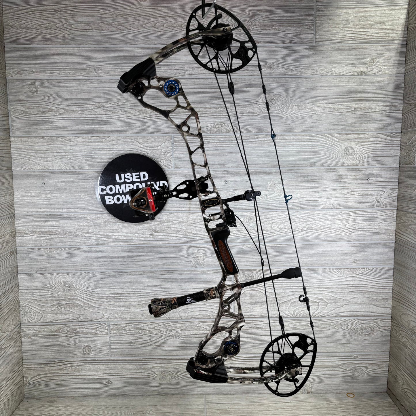 Used Mathews Halon 6 package Right Handed Camo 27.5"/70#