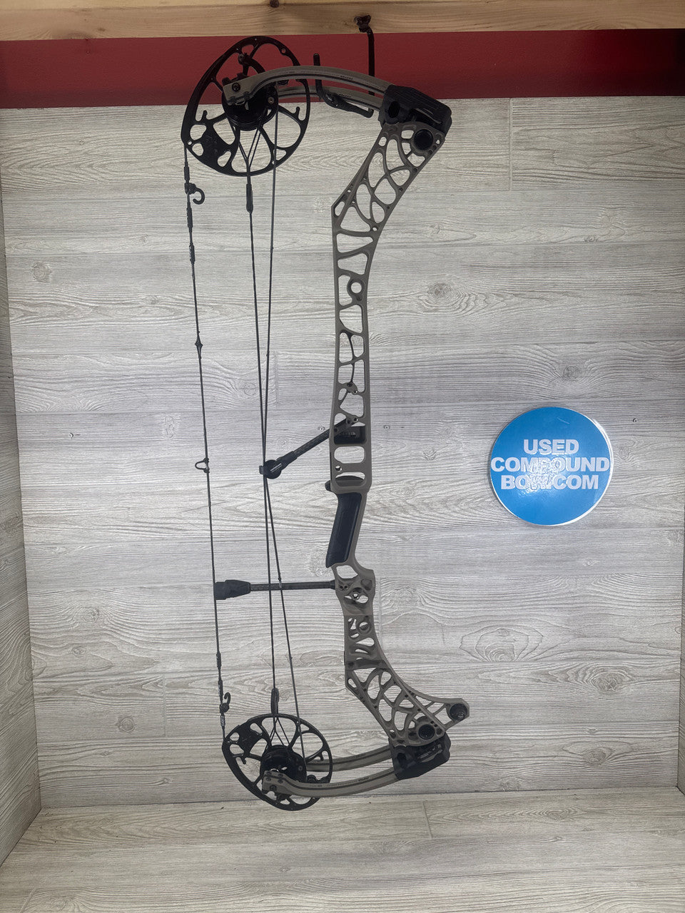 Mathews Phase 4 33 27" 75lb RH