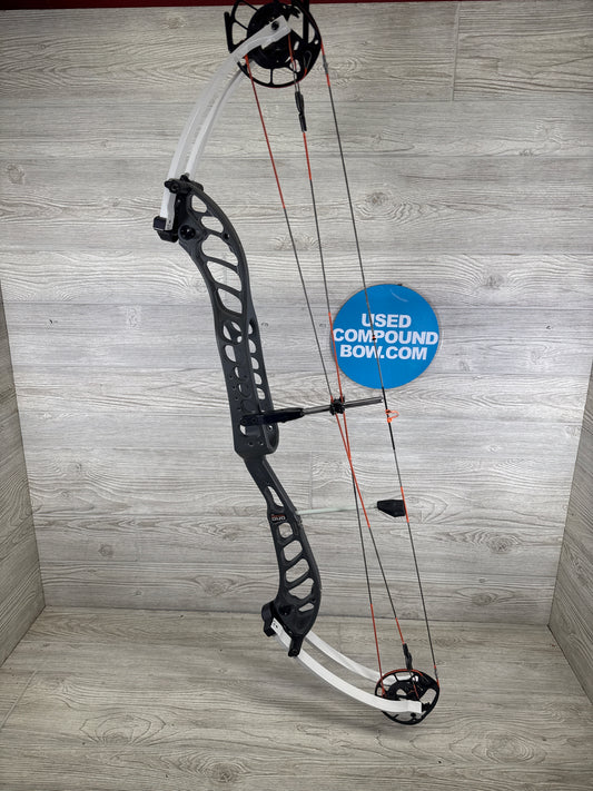 Used PSE Dominator DUO SE2 38 50-60# Charcoal W/White Limbs
