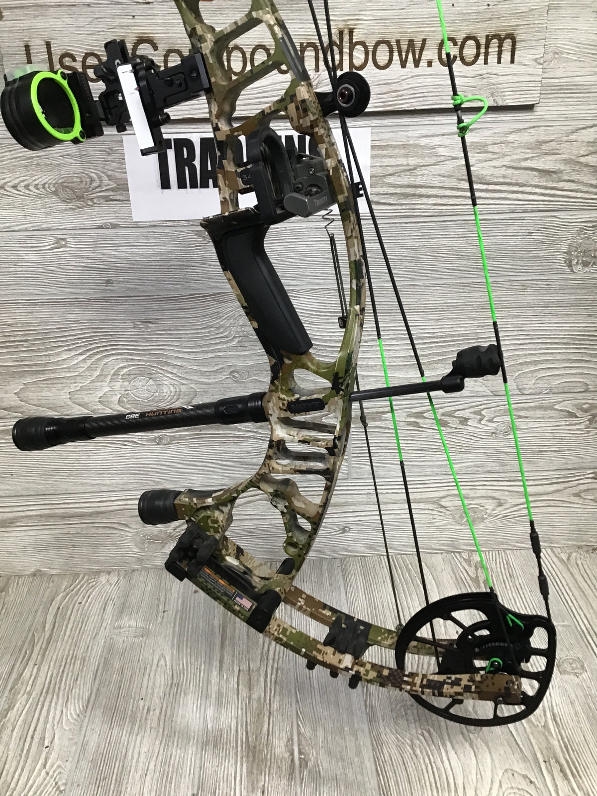 Hoyt VTM 34 wilderness Right Hand 60-70lbs 29.5-31" package (NEW CAMS AND STRINGS)