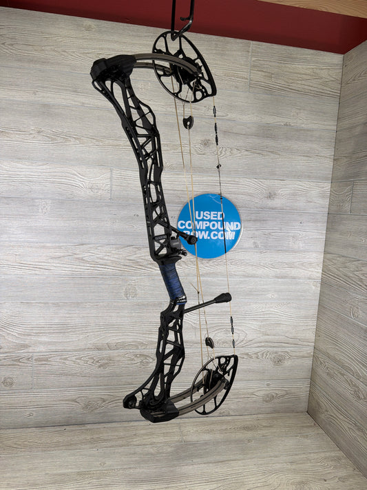 Used Mathews LIFT 29.5 28.5" 60lb Black Riser/Granite Limbs Right Hand Bow w/ Mathews IMX Rest
