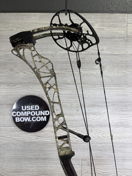Used Mathews Lift 29.5 Right Handed RealTree Camo