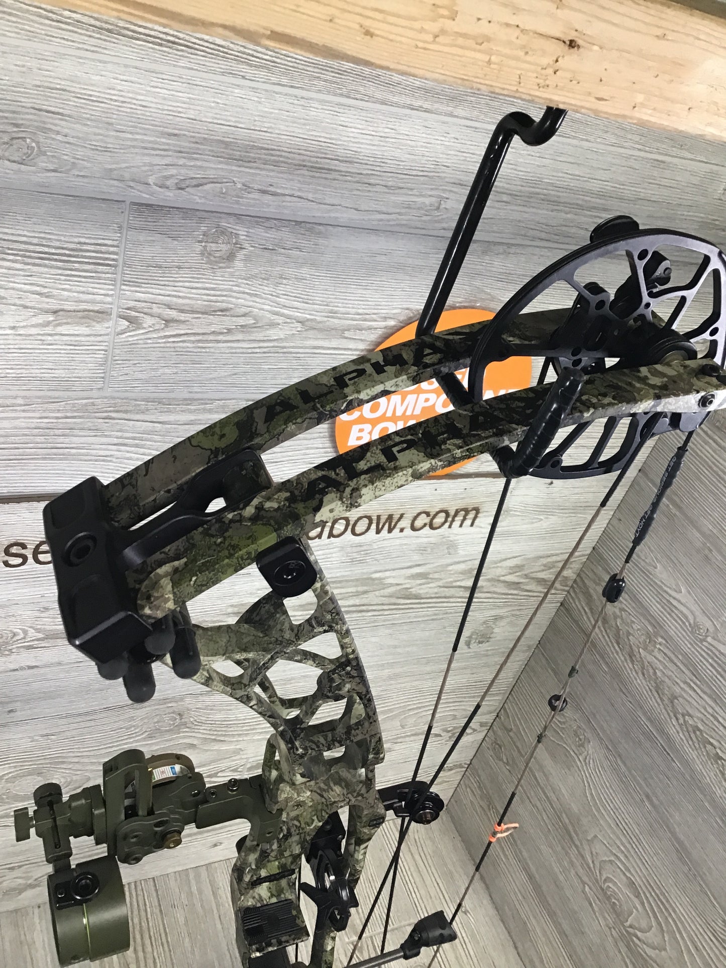 Used Hoyt Alpha X 33 Veil Camo Package 60#
