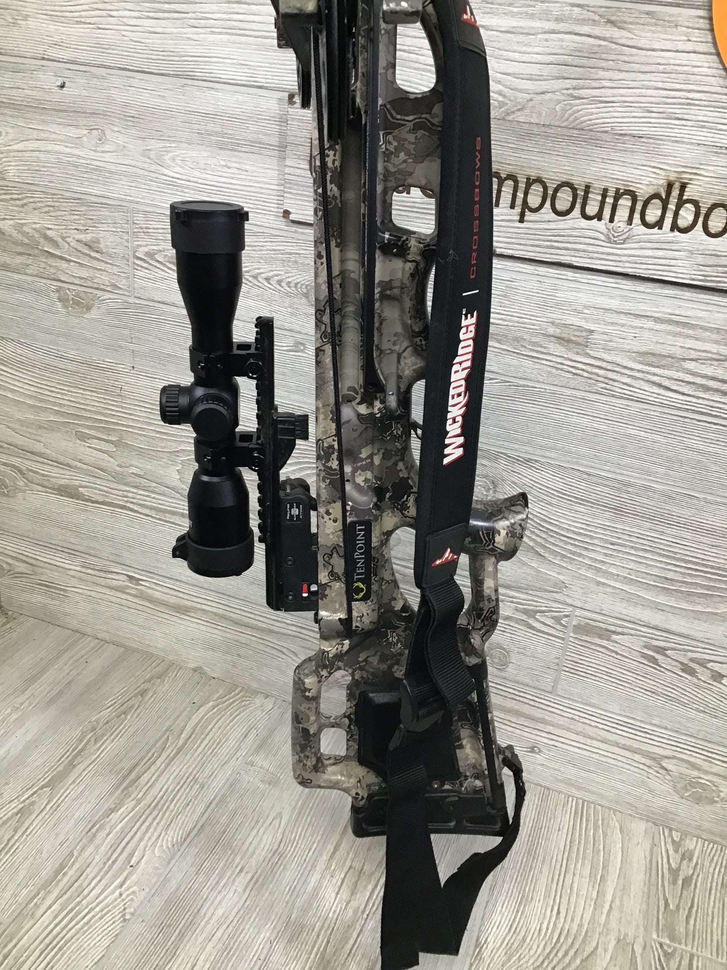 Used Tenpoint Titan M1 Crossbow