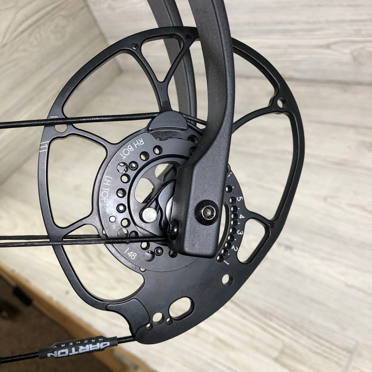 Darton Sequel 31 ST2 Right Handed 60-70 Black Bow used