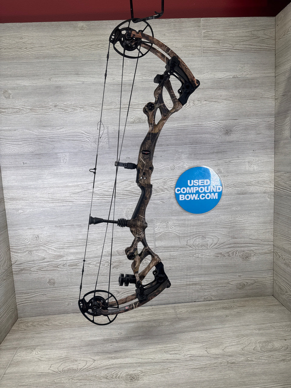 Bowtech Carbon One X 60-70# LH Mossy oak Camo