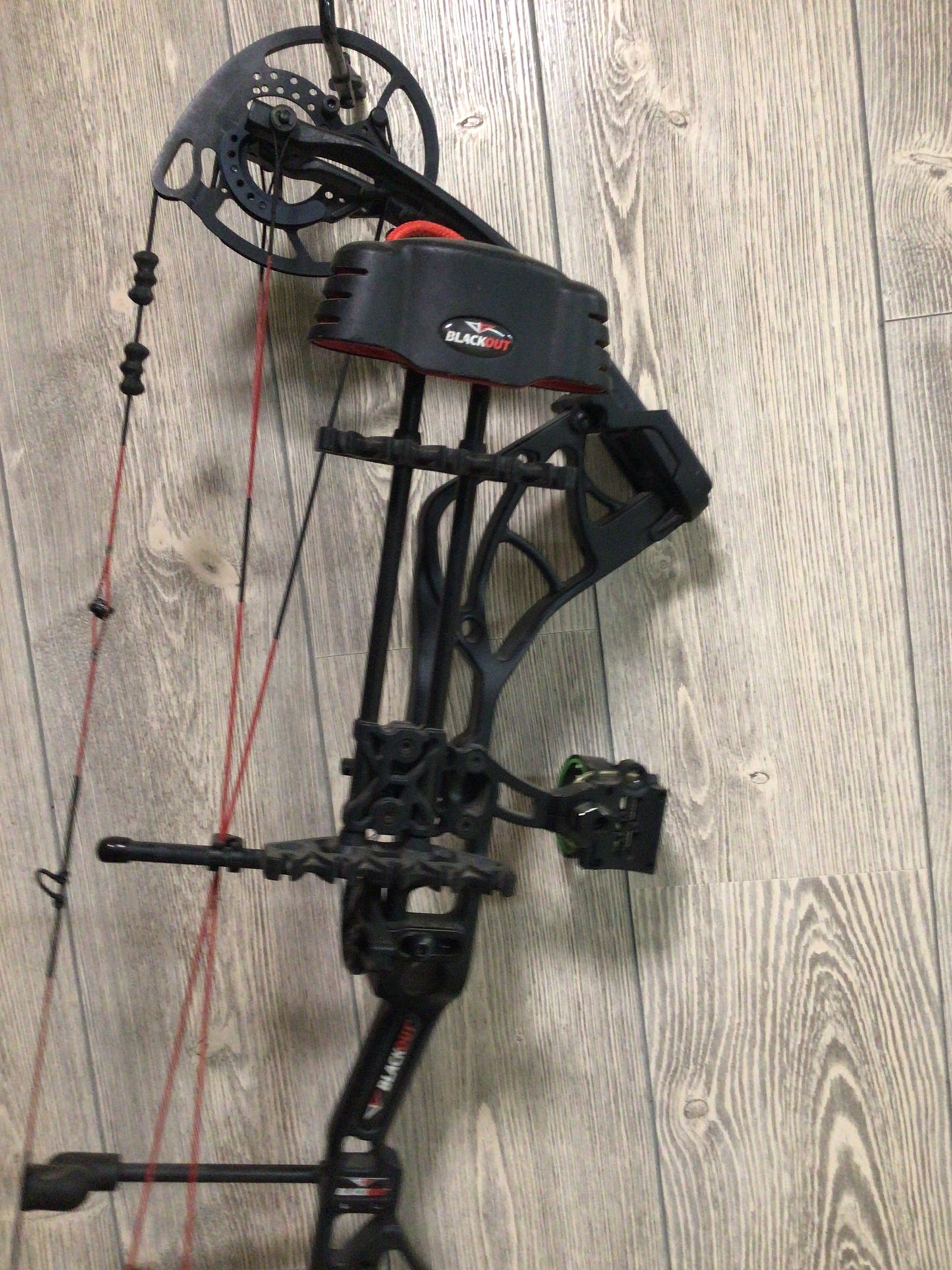 Cabelas Blackout Pursuit Black 28" 70lbs