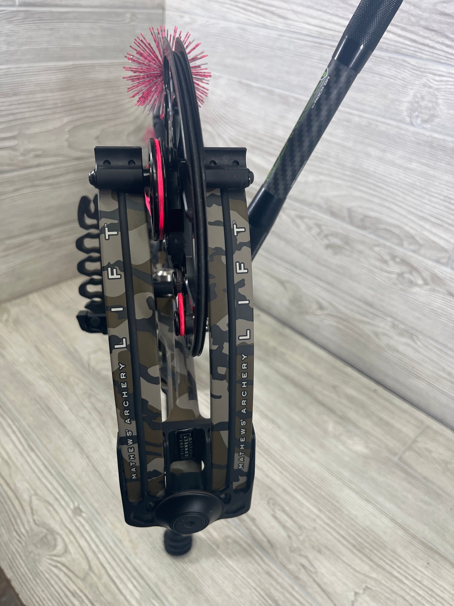 Mathews Lift 29.5 Left Handed Bow bottomlands package
