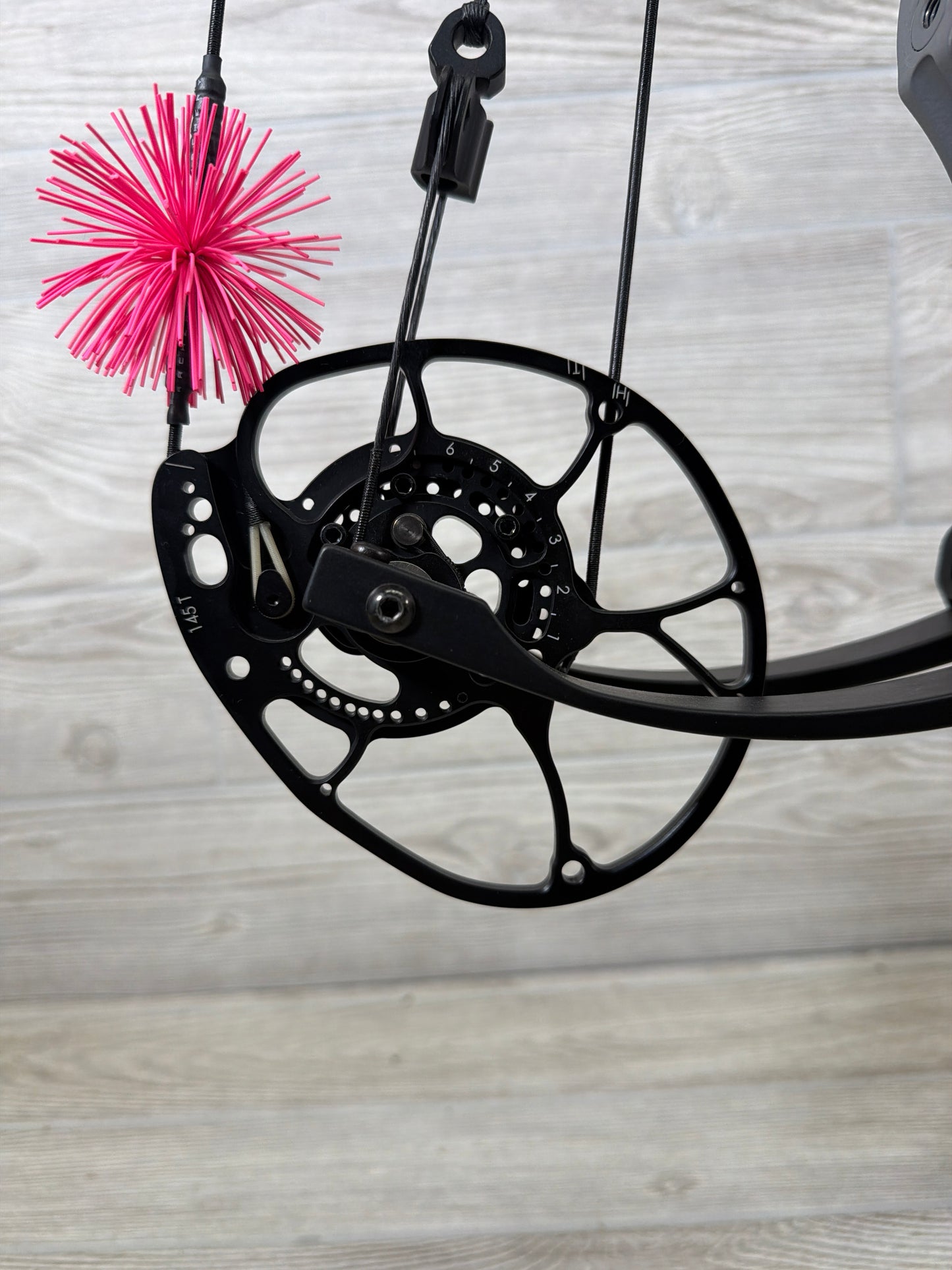 Darton Sequel 31 ST2 30" 70lb LH Gray bow only