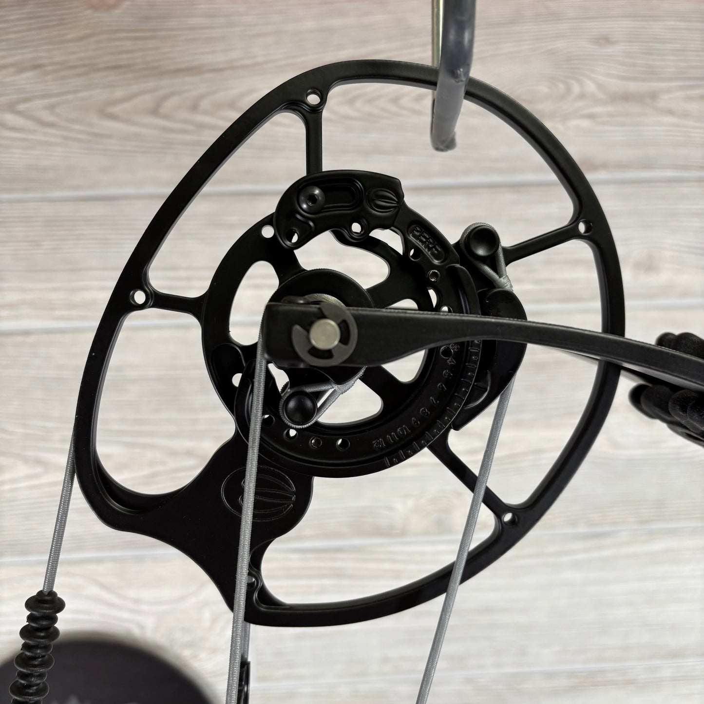 Elite Artus Right Handed Outdoor Green 70# Bow