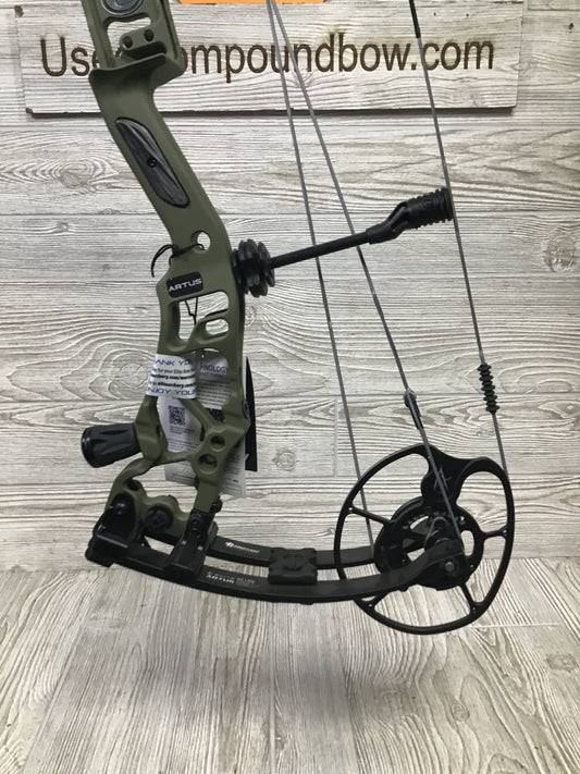 Elite Artus Right Hand Green 50-60# Bow