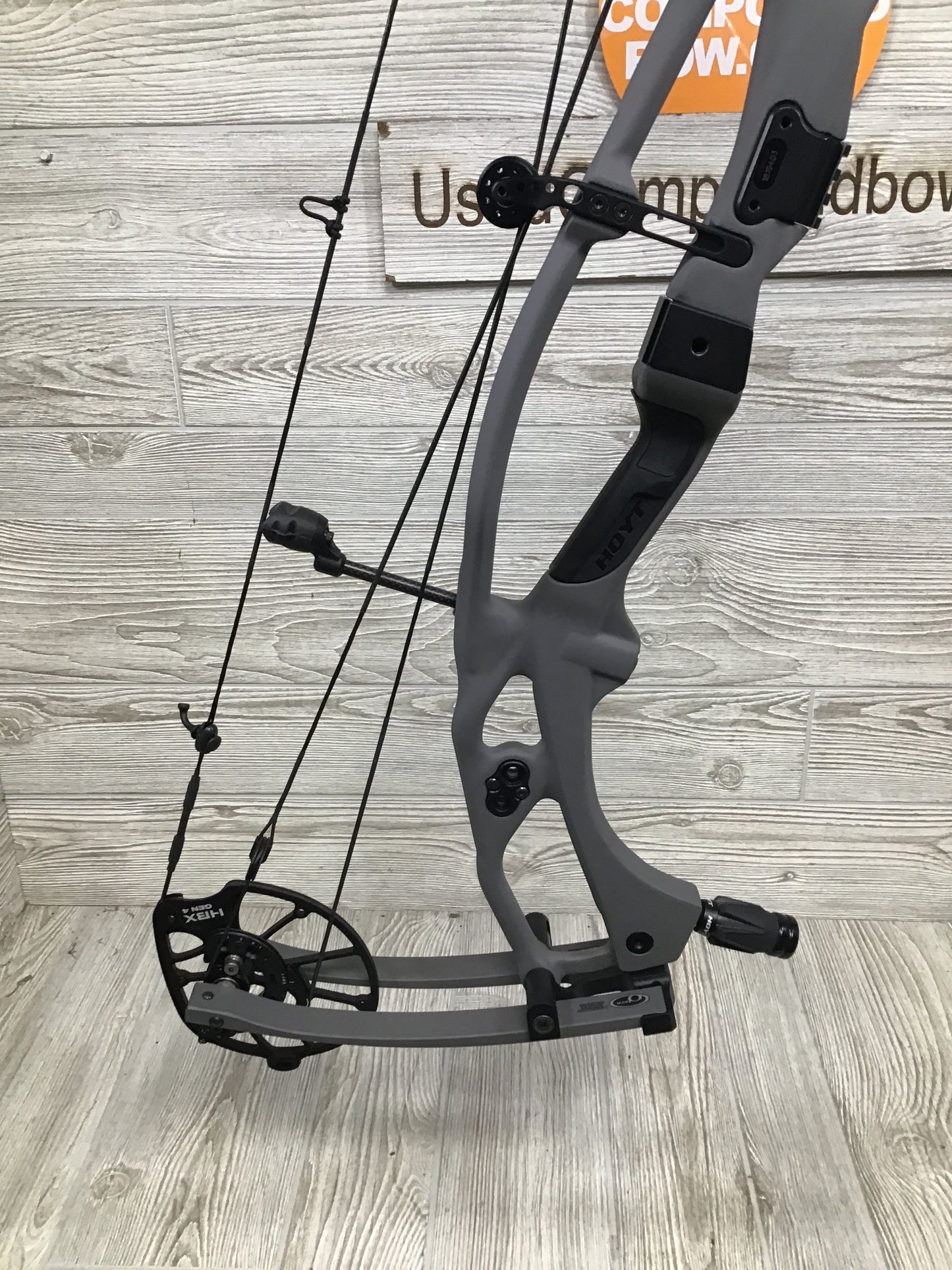 Hoyt RX-9 Ultra Right Handed 60-70# Tombstone 29/70