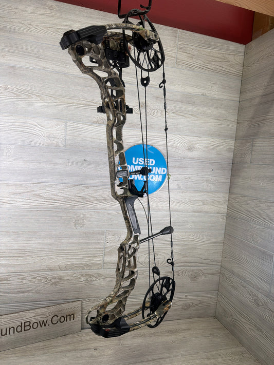 Used Mathews Vertix 28" 70lb Realtree Edge Right Hand Bow Pkg