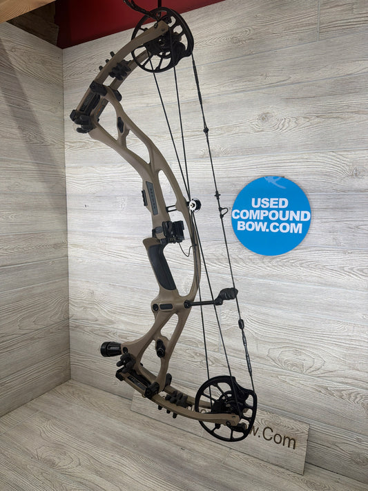 Used Hoyt Carbon RX-7 28.5" 70lb Right Hand Buckskin Bow w/Schaefer XV Rest