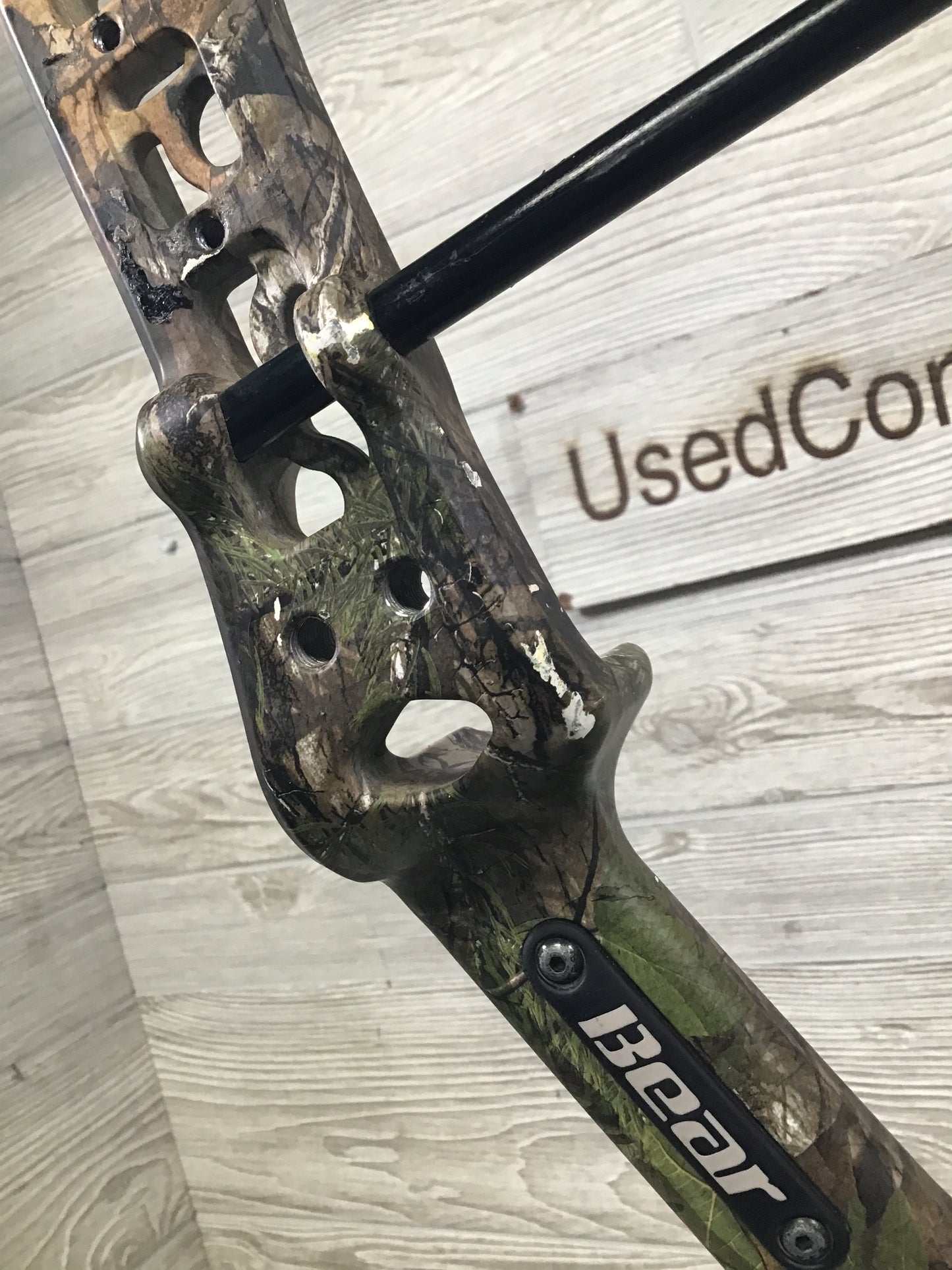 Bear Crux Left Handed bow 25.5-30.5 70# camo