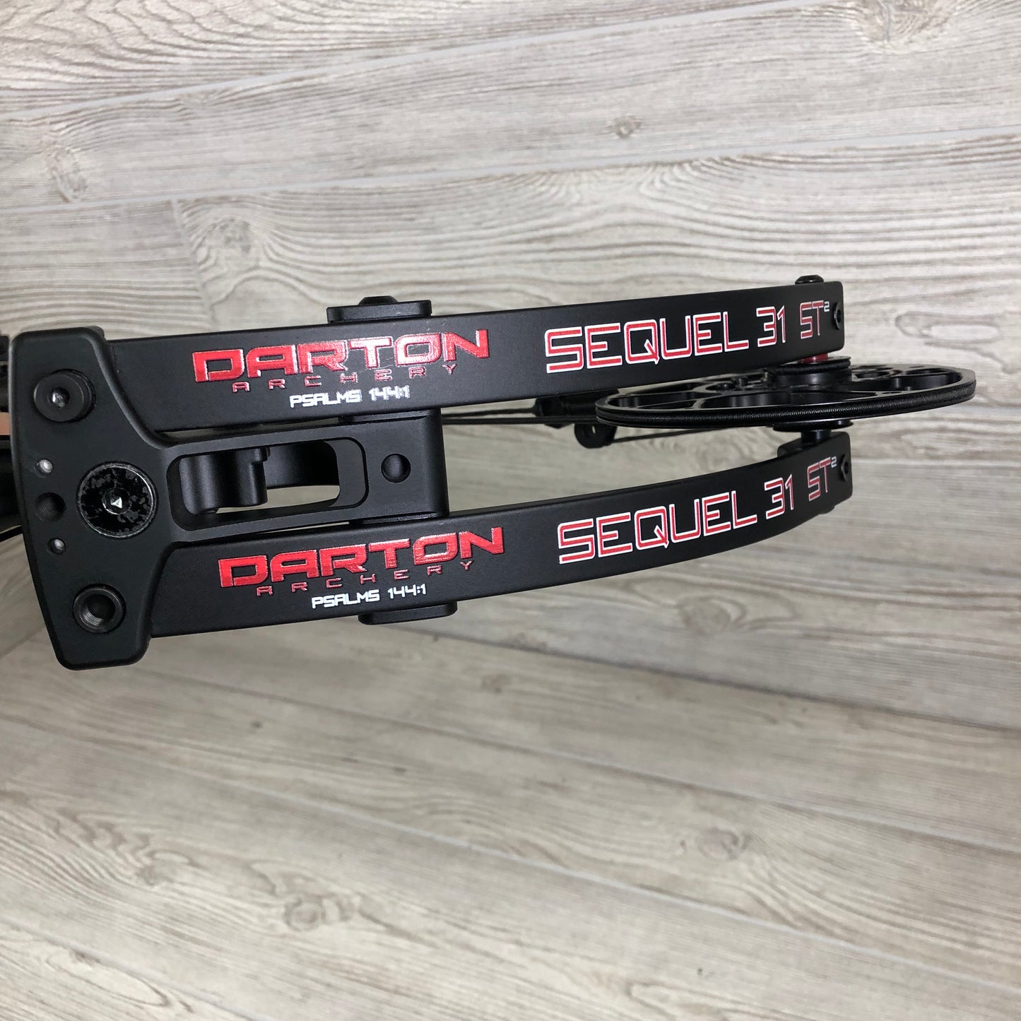 Darton Sequel 31 ST2 Right Handed 60-70 Black Bow used