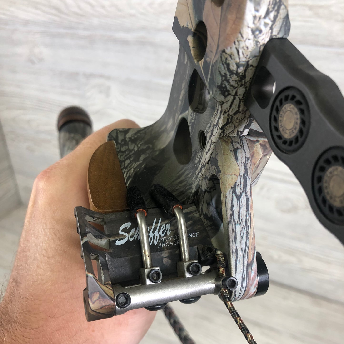 Mathews Switchback Right Handed 30" 60-70# Package USED