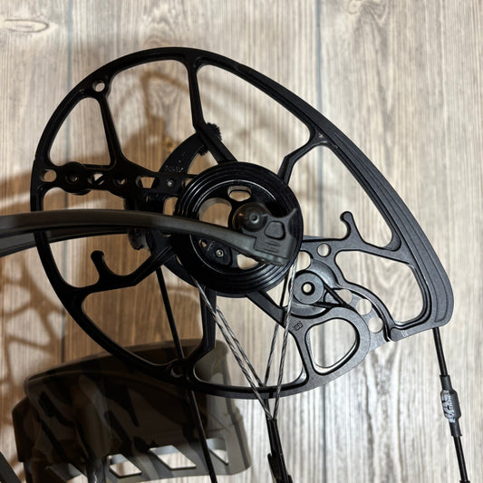 Used Mathews Lift X 33 Shale Right Hand Loaded Package