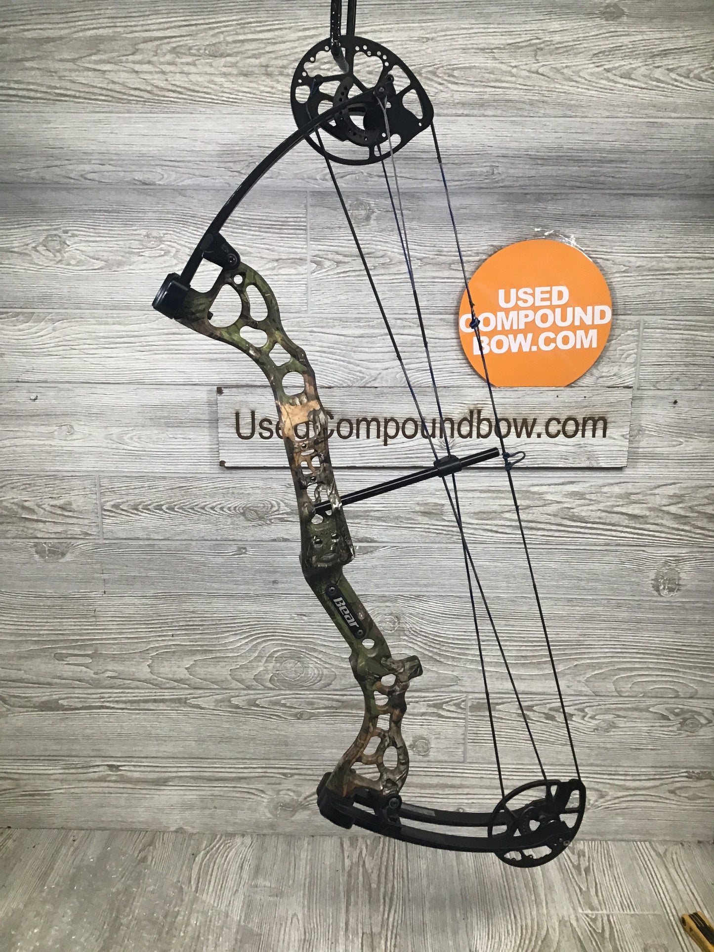 Bear Crux Left Handed bow 25.5-30.5 70# camo