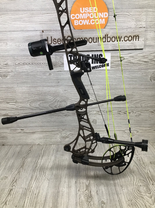 Used Mathews ARC 34 Right Handed Kodiak 28"/70# LOADED PACKAGE
