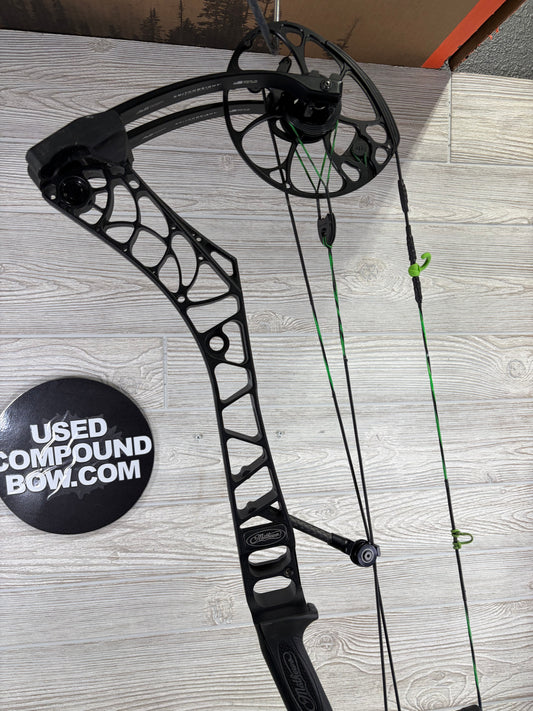 Used Mathews V3 31 Right Hand Black 29" 75lb